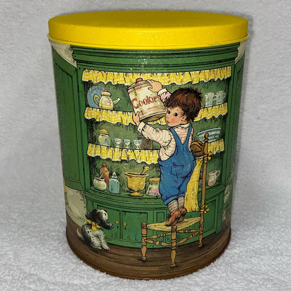 Vintage Children's Story Tin "Cookie Thief" Potpourri Press Yellow Cannister A